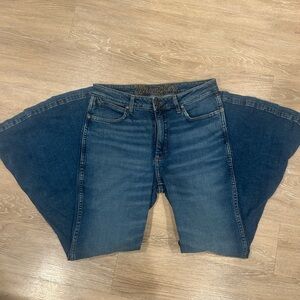 Wrangler bell bottom jeans